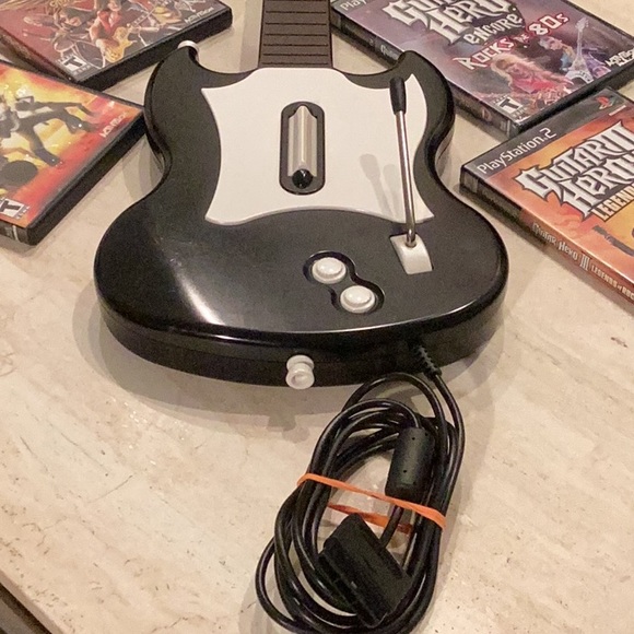 Guitar Hero Ps2 Guitar Wired PlayStation 2 & 4 Games Red Octane World Tour Rock - Picture 3 of 16